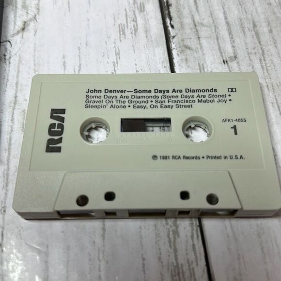John Denver’s Greatest Hits Cassette Tape and Some Days are diamonds - Picture 4 of 9
